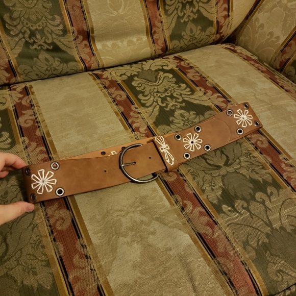 Western embroidered tan vegan leather belt - Picture 2 of 4